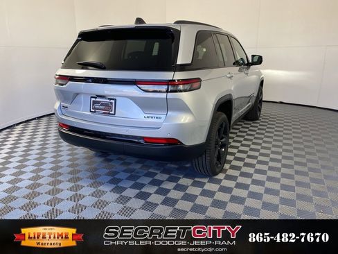 New 2025 Jeep Grand Cherokee Limited w/ Black Appearance Package image 7