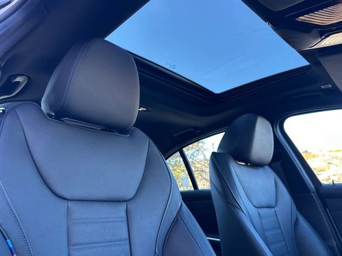 Used 2025 BMW 330i Sedan w/ M Sport Package image 17