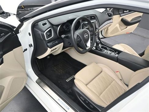 Used 2023 Nissan Maxima Platinum w/ Sport Mat Group image 4