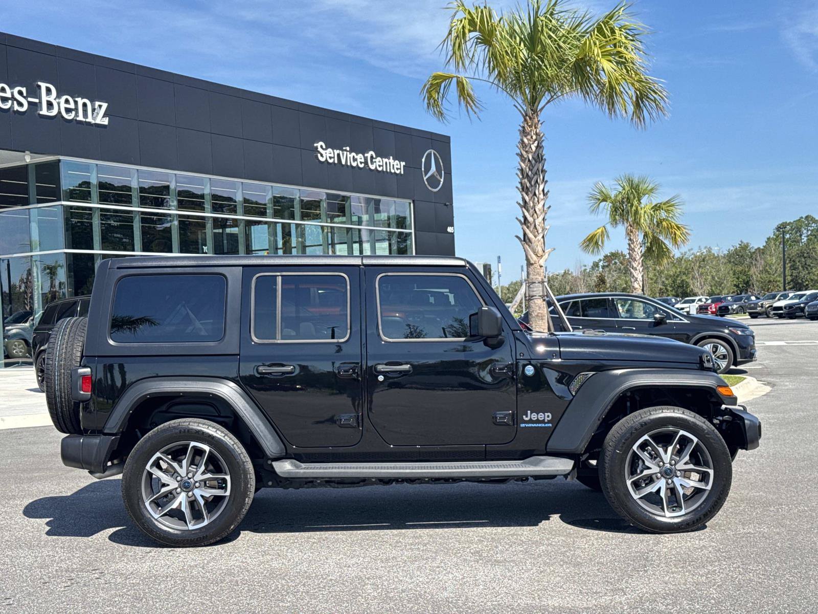 Used 2025 Jeep Wrangler Unlimited Sport S 4xe AWD/4WD image 2