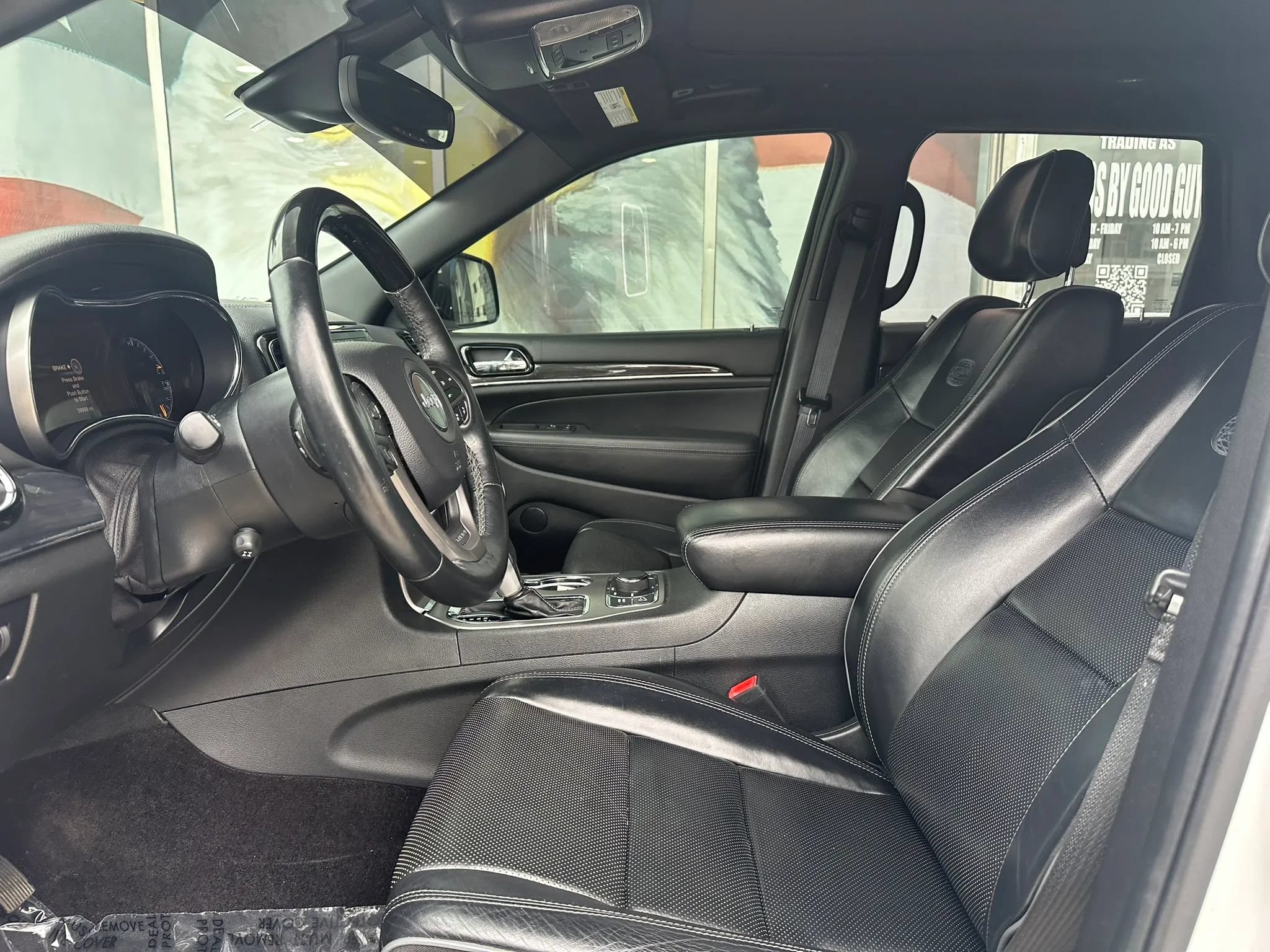 Used 2019 Jeep Grand Cherokee Overland AWD/4WD image 10
