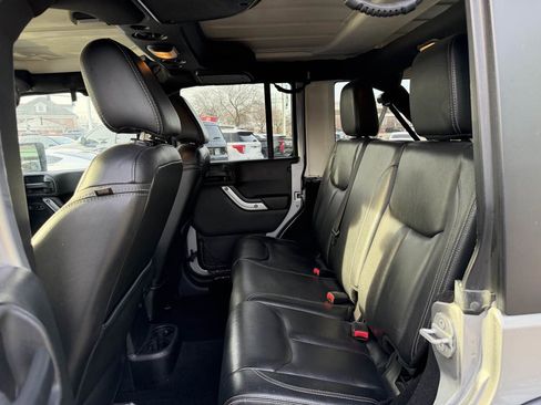 Used 2015 Jeep Wrangler Unlimited Sahara w/ Dual Top Group image 17
