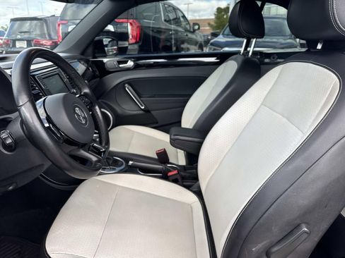 Used 2019 Volkswagen Beetle 2.0T SE image 16