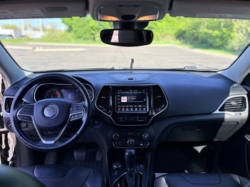Used 2020 Jeep Cherokee Limited w/ Technology Group AWD/4WD image 11