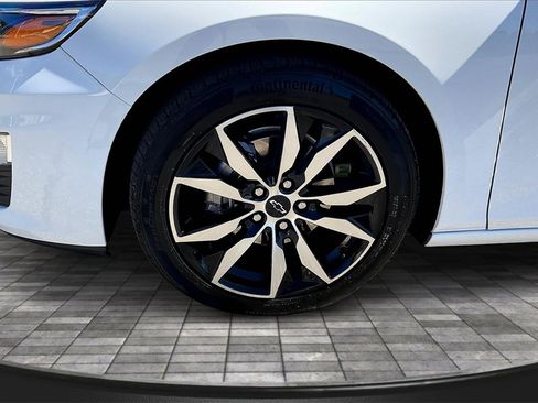 Used 2025 Chevrolet Malibu RS image 9