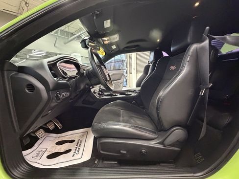 Used 2015 Dodge Challenger R/T Scat Pack w/ Scat Pack Appearance Package image 45