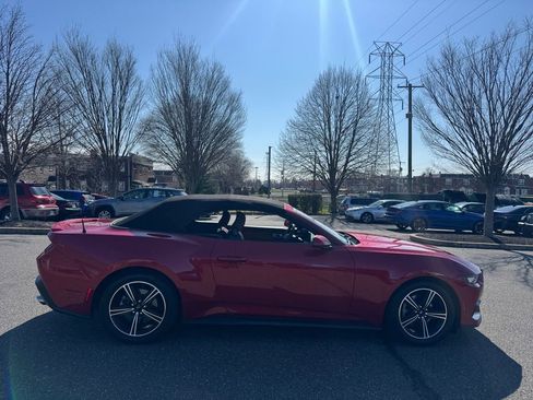 Used 2024 Ford Mustang Premium image 25