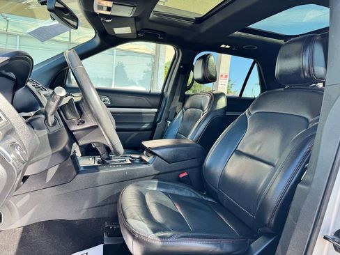 Used 2019 Ford Explorer Sport image 15