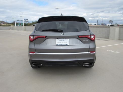 Certified 2023 Acura MDX FWD w/ Technology Package image 7