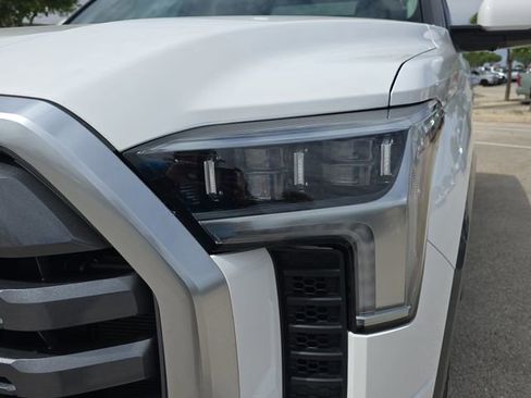 Used 2024 Toyota Tundra Limited AWD/4WD image 31