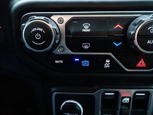 Used 2023 Jeep Wrangler Unlimited w/ 8.4" Radio Group image 17