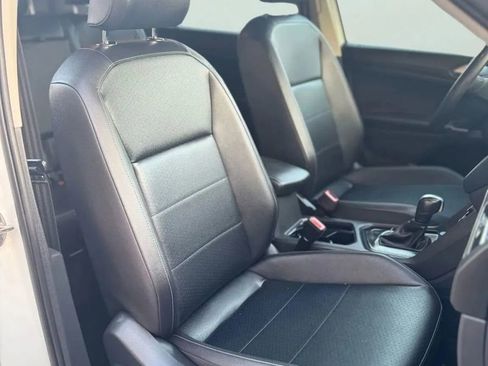 Used 2020 Volkswagen Tiguan SEL image 45