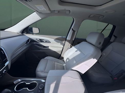 Used 2021 Chevrolet Traverse Premier image 23