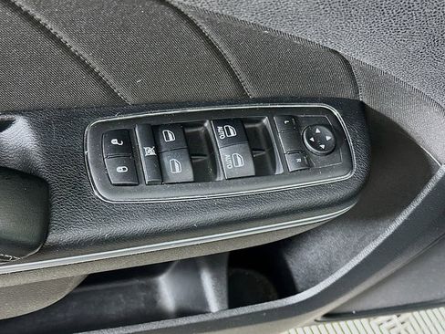 Used 2017 Dodge Charger SXT image 22