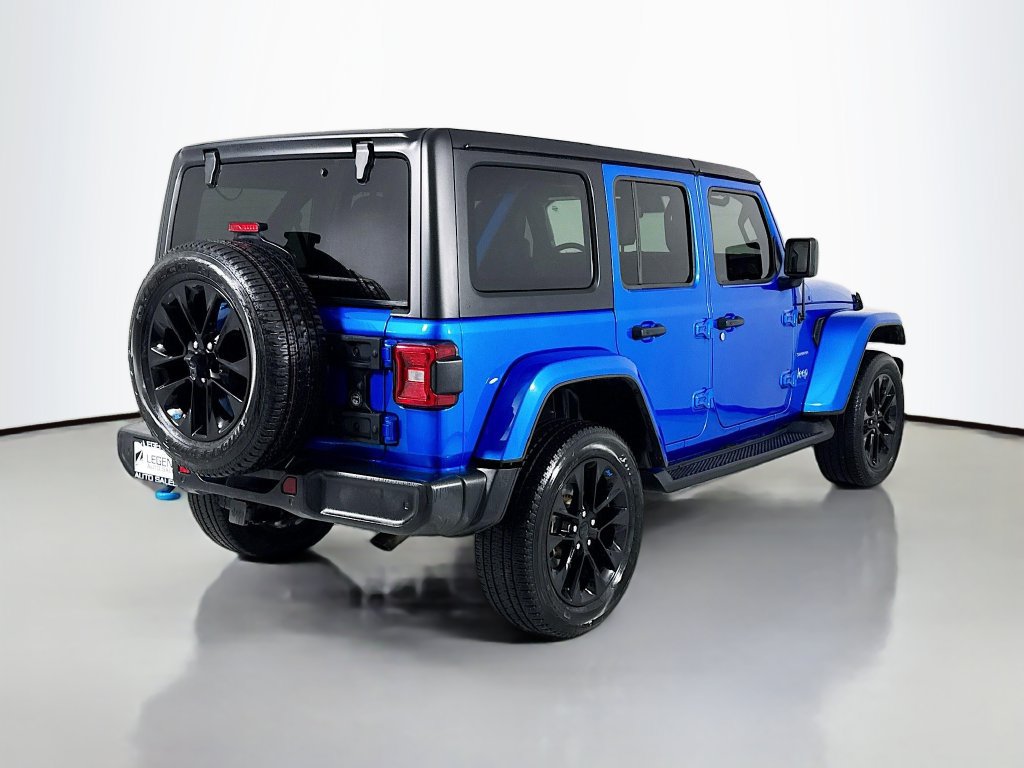 Used 2023 Jeep Wrangler Unlimited Sahara w/ Cold Weather Group AWD/4WD image 7