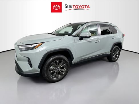 Used 2023 Toyota RAV4 XLE Premium image 9