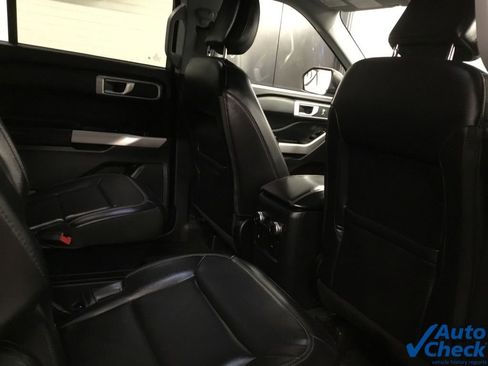 Used 2022 Ford Explorer XLT w/ Equipment Group 202A image 35