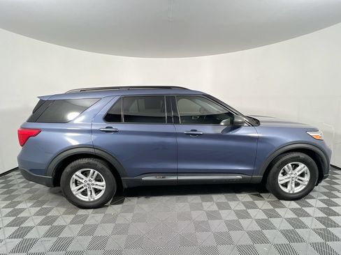 Used 2021 Ford Explorer XLT w/ Equipment Group 202A RWD image 2