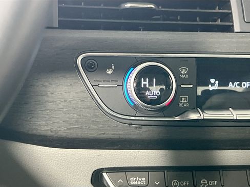 Used 2019 Audi A4 2.0T Premium w/ Convenience Package image 19