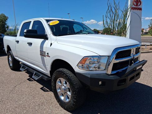 Used 2017 RAM 2500 Tradesman w/ Chrome Appearance Group AWD/4WD image 9