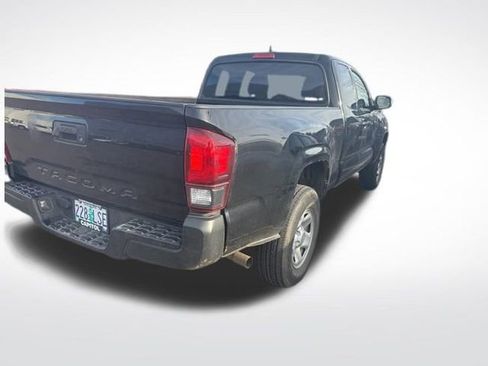 Used 2022 Toyota Tacoma SR image 8