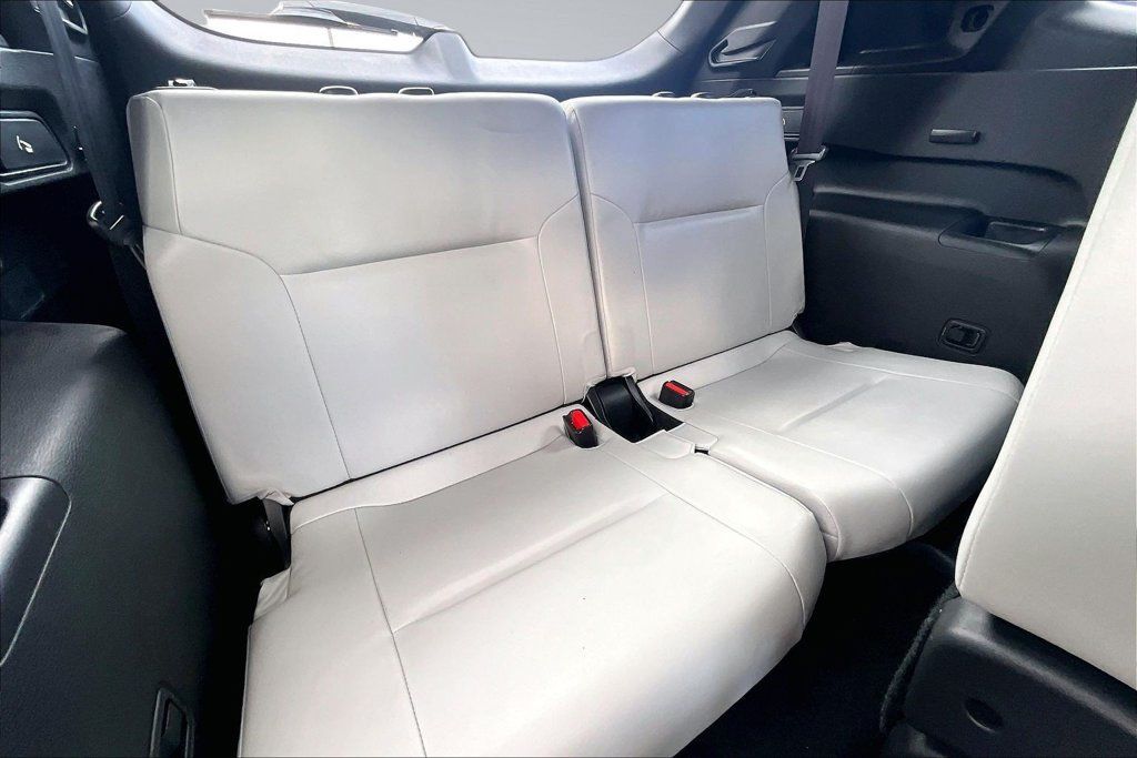 Used 2025 Mitsubishi Outlander SE AWD/4WD image 27