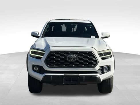 Used 2020 Toyota Tacoma TRD Off-Road w/ TRD Premium Off Road Package AWD/4WD image 8