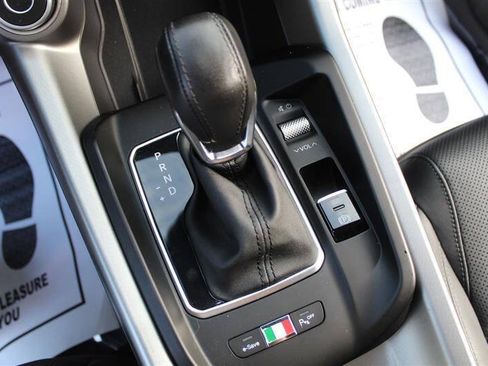 Used 2024 Alfa Romeo Tonale Veloce w/ Premium Interior Package AWD/4WD image 23