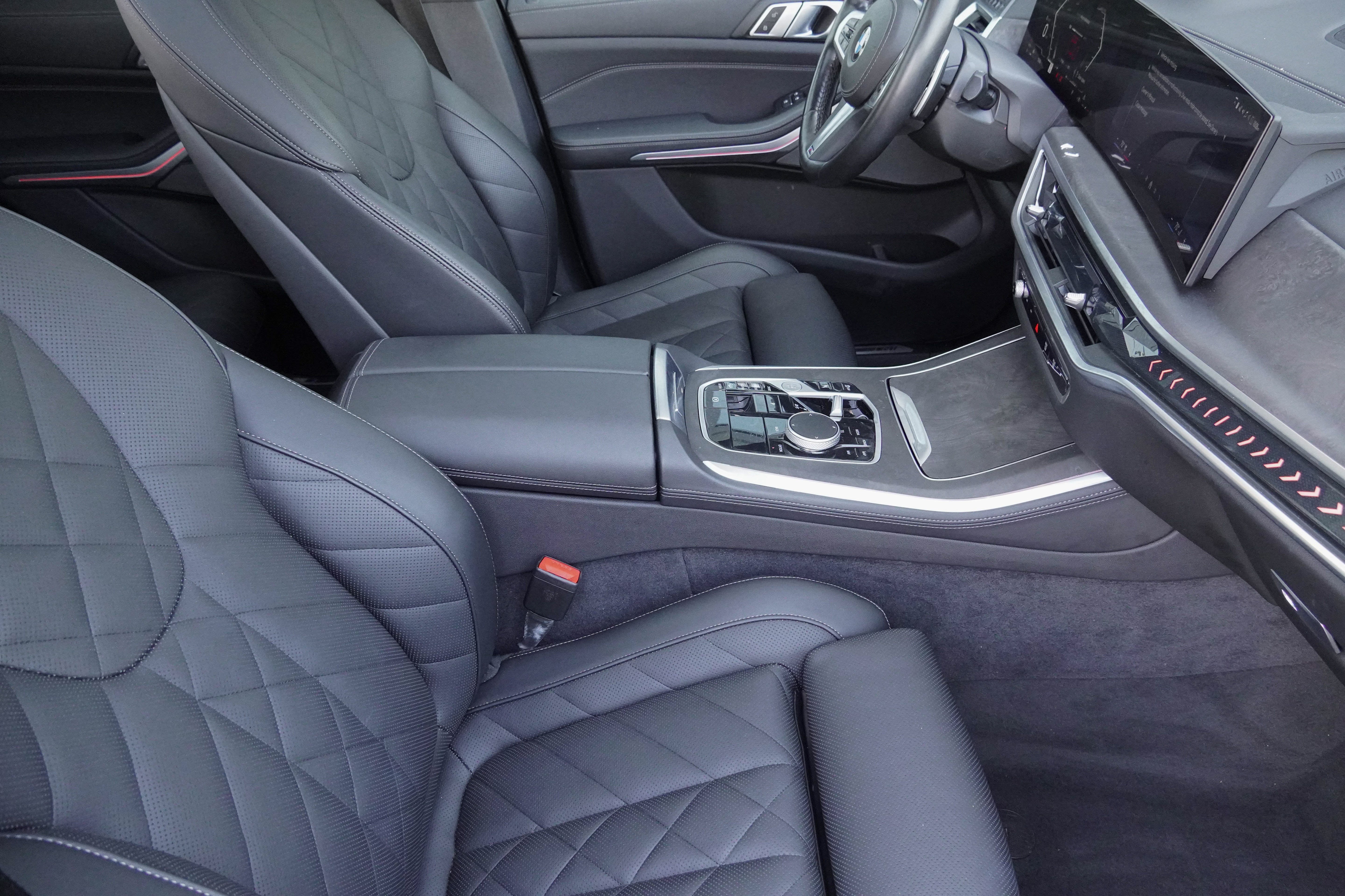 Certified 2025 BMW X5 xDrive40i w/ M Sport Package AWD/4WD image 9