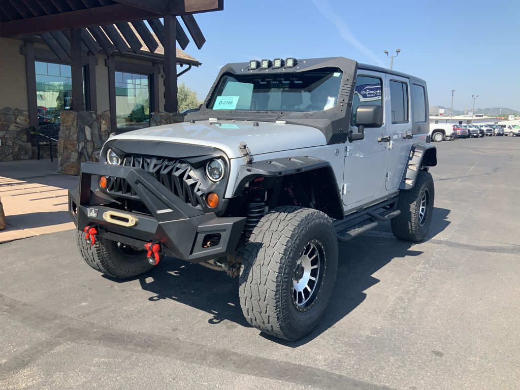 Used 2008 Jeep Wrangler Unlimited Sahara w/ Dual Top Group AWD/4WD image 2