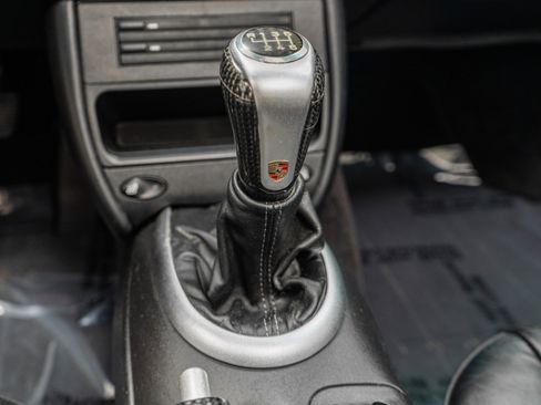 Used 2004 Porsche 911 Cabriolet image 31