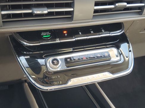 Certified 2023 Lincoln Corsair Standard w/ Equipment Group 101A image 18