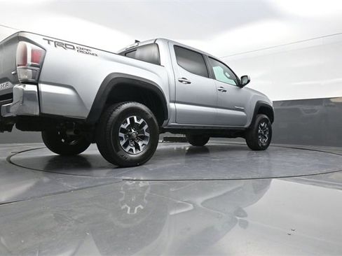 Used 2022 Toyota Tacoma TRD Off-Road image 33