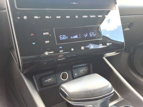 Used 2023 Hyundai Santa Cruz SEL Premium w/ Cargo Package AWD/4WD image 17