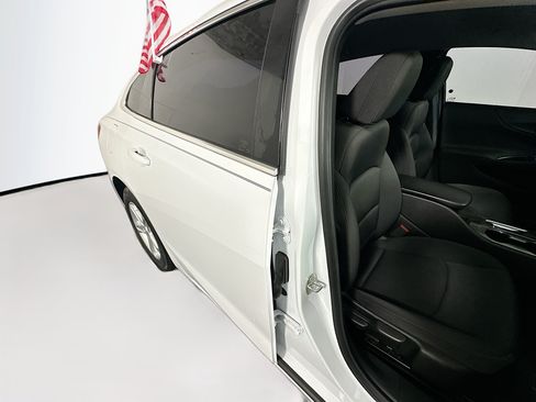 Used 2021 Chevrolet Malibu LS FWD image 28