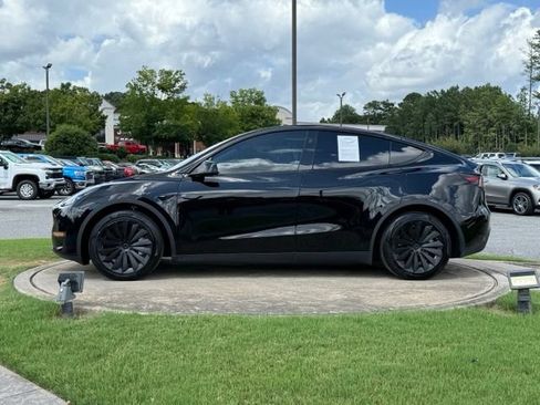 Used 2024 Tesla Model Y Long Range AWD/4WD image 4