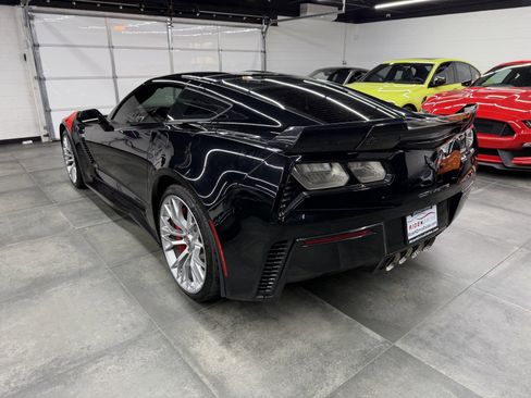 Used 2016 Chevrolet Corvette Z06 w/ 3LZ Preferred Equipment Group image 4