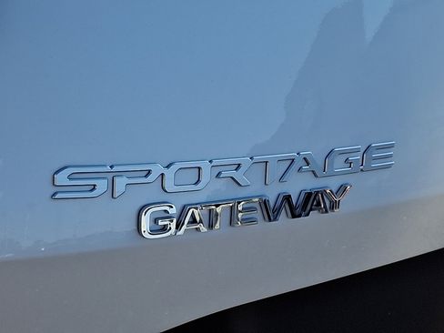 Used 2023 Kia Sportage EX image 28