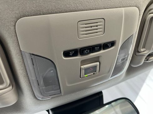 Used 2021 Toyota Corolla LE w/ Carpet Mat Package (TMS) FWD image 17