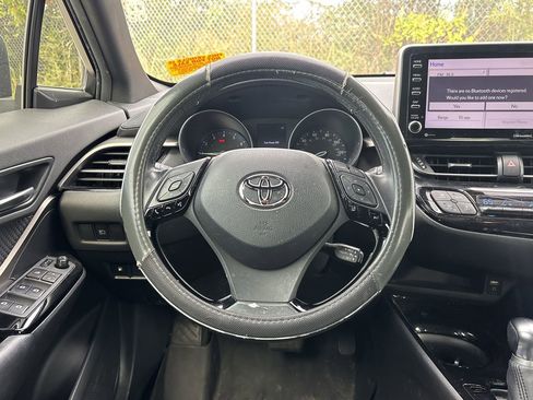 Used 2019 Toyota C-HR XLE image 13
