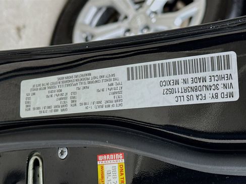 Used 2024 Jeep Compass Latitude image 33