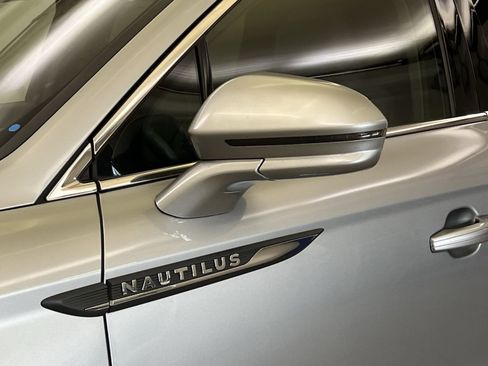 Used 2021 Lincoln Nautilus Reserve FWD image 30