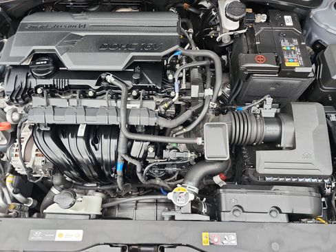 Used 2022 Hyundai Elantra Limited image 20