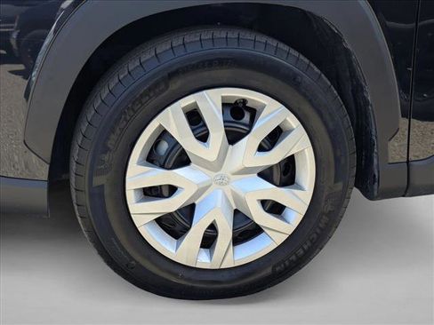 Used 2025 Toyota Corolla Cross L FWD image 23