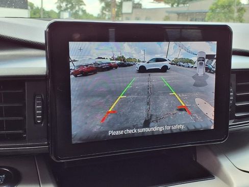Used 2023 Ford Explorer XLT w/ Class IV Trailer Tow Package RWD image 8