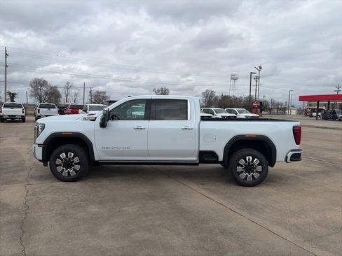 New 2026 GMC Sierra 2500 Denali w/ Denali Reserve Package image 3