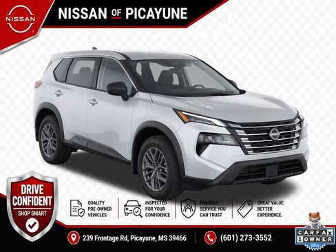 Used 2024 Nissan Rogue S AWD/4WD image 2