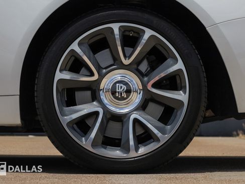 Used 2019 Rolls-Royce Wraith RWD image 9