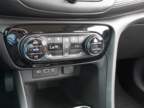 Used 2023 Buick Encore GX Essence w/ Experience Buick Package image 17