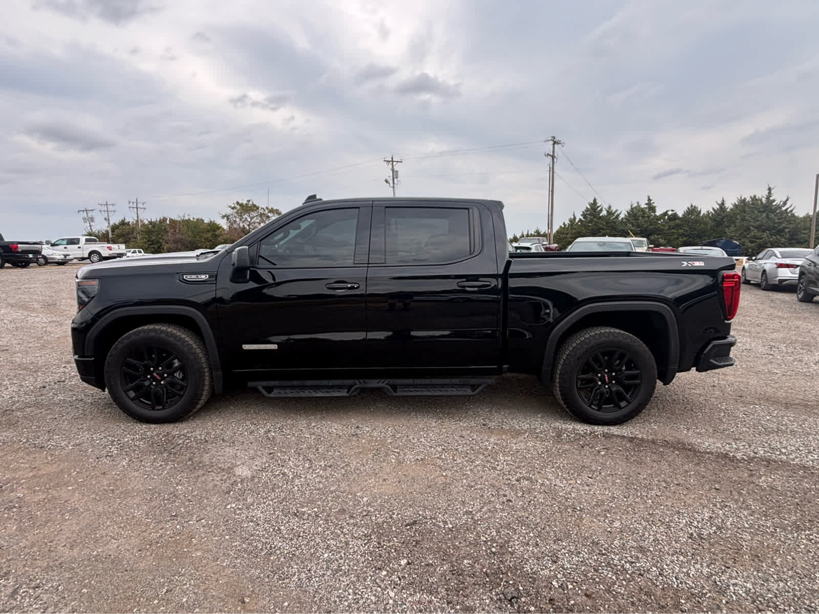 Used 2025 GMC Sierra 1500 Elevation AWD/4WD image 3